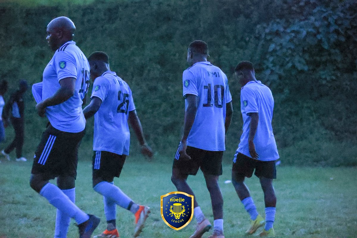 sir_natas's tweet photo. @ndejjeleague wen we took the league unbeaten...we didnt talk much here but on grounds we did***#matchday1 
@cascasfc19 0-2 @LEYENDA9702
@LEYENDA9702 2-0 @Kawowofc
@BOYSBOYSCORP_04 0-2 @LEYENDA9702 
3games ,3 cleansheets , 6GD and 9points** https://t.co/YICPvwslXf