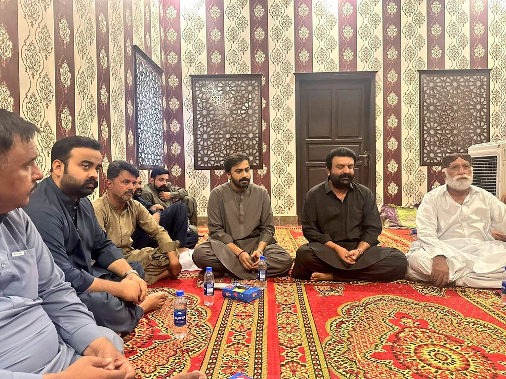 shaikhnomanali7's tweet photo. ٹنڈو فضل: پاکستان پیپلز پارٹی ضلع حیدرآباد کے سیکرٹری اطلاعات ، ٹائون چیئرمین عمیر مولا بخش چانڈیو نے ، چیئرمین یوسی ٹنڈو فضل میر علی نواز تالپور کی ہمشیرہ کے افسوناک انتقال پر ان سے تعزیت کی اور دعائے مغفرت کی ۔🤲 https://t.co/PFxzu3vfeQ