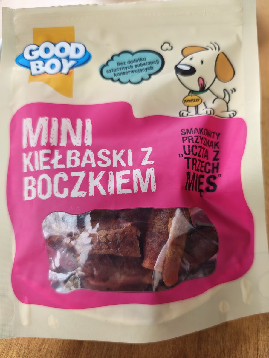 LKraskowski's tweet image. #Albania Albańska Luna czekała na mnie cztery miesiące tam, gdzie zwykle - pod Kozi Bistro. Tego, co się działo przy naszym spotkaniu nie da się opisać. Wyszłaby z tego powieść "O psie, który jeździł koleją 2". Przywiozłem dla niej pół plecaka najlepszych psich smakołyków z