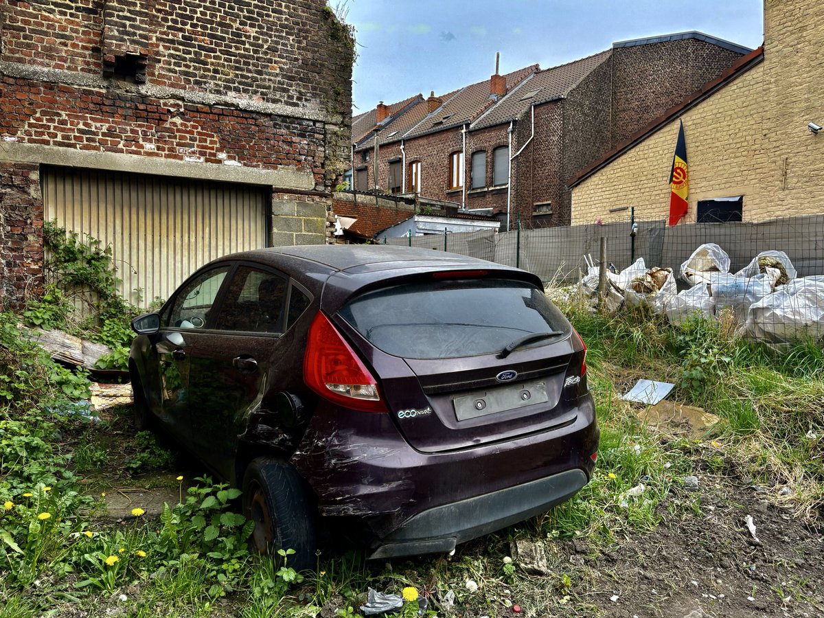 rwilkowski1's tweet photo. When the weekend comes in Charleroi. ⚒️⚽️🇧🇪 https://t.co/P7CYd0CoU5