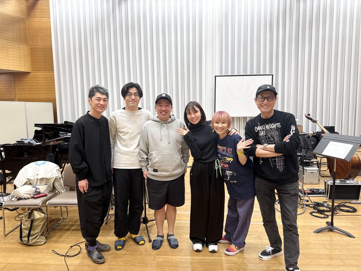 hanzakiyoshiko's tweet photo. 2日間のリハーサル無事終了しました！
コンサートツアー2026「地球へ」はいよいよ一週間後です🌏🌏🌏
昨年に引き続き、音楽監督に武部聡志さんをお迎えして、スペシャルチームでお届けする特別なツアー。
各公演によって、それぞれのメンバーが繫いでくれる物語。会場でじっくりと皆さまと分かち合いたいです。
心が満ちるリハーサルを終えてすでに感無量。
まずは4/22の初日、宮城公演でお会いしましょう！
音楽監督&Pf.武部聡志 
Pf.ミトカツユキ
Gt &Vc.伊藤ハルトシ
Gt.外園一馬 
Perc.福長雅夫
Perc.若森さちこ
Bs.浜崎賢太
Bs.北川アツト

▼半﨑美子コンサートツアー2026〜地球へ〜
4/22（水）東京エレクトロンホール宮城
4/24日（金）SG GROUP ホールはちのへ（八戸市公会堂）
4/25（土）青森県三沢市公会堂
5/14（木）北海道コーチャンフォー釧路文化ホール（釧路市民文化会館）＊SOLDOUT！
5/16（土）北海道岩見沢市民会館　＊SOLDOUT！
5/17（日）北海道北ガス文化ホール（千歳市民文化センター）＊SOLDOUT！
530（土）茨城県大昭ホール龍ケ崎　＊SOLDOUT！
6/21（日）栃木県KOBELCO 真岡いちごホール（真岡市民会館）＊SOLDOUT！
6/25（木）福岡県久留米シティプラザ ザ・グランドホール
6/26（金）鹿児島県宝山ホール（鹿児島県文化センター）
7/14（火）福岡県大牟田文化会館
#半崎美子
#地球へ