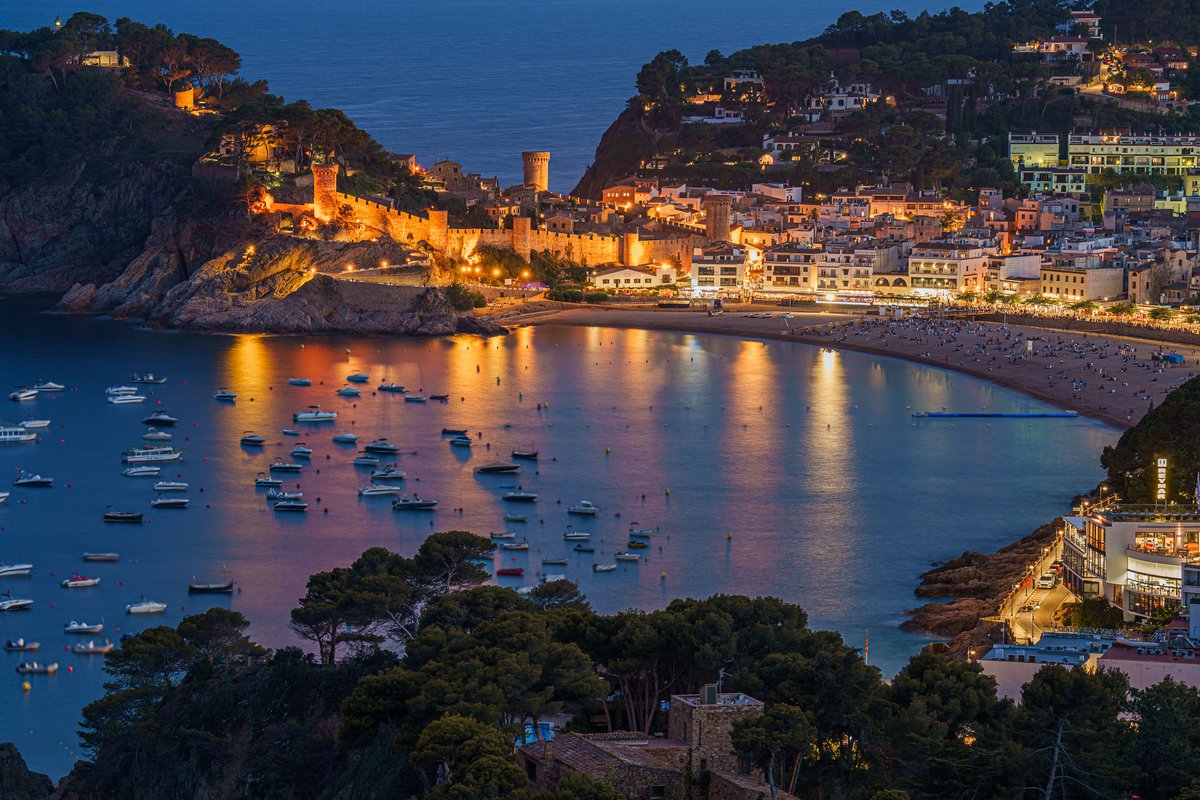 armengol1714's tweet photo. Tossa bonica. La joia de la mediterrània catalana.
#Tossa #CostaBrava #Catalunya
Un indret preciós.
@cuarda29 @lotemplat @Dpujado77 @Danixev1968 @jordiaragonesm @carroza13 @fjdiazconsultor @SoyPacoCrespo @Antiblavers @CantRomanica @RevistaRomanico @Byaabed @RamonSangles @Lluis_areny @_Gran_Maestre
@mo_ro_es @FINSELSCOL72813 @lluisguino @ajtossademar