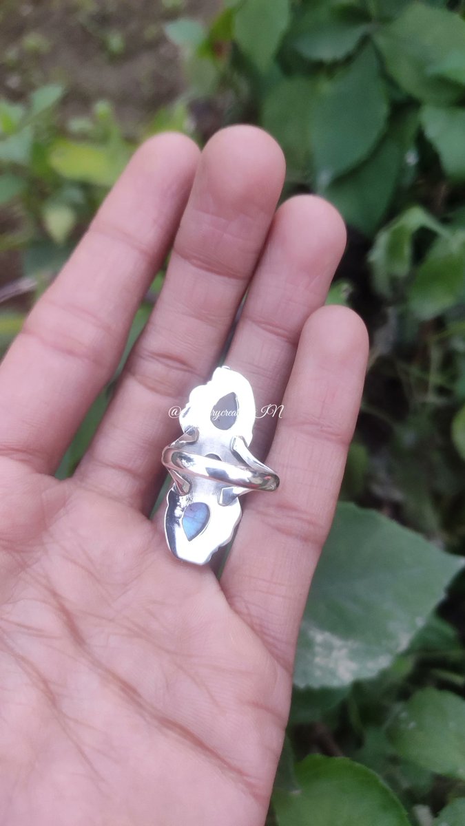 jewelrycreatio1's tweet photo. Labradorite Ring,925 Sterling Silver,Blue Fire Stone Ring,Long Ring,Dainty Ring,Statement Ring,Natural Gemstone,Delicate Ring,Gift For Wife
Buy At:
https://t.co/16ijfyJrC2
#Naturallabradoritering #Gemstonering #Flashylabradoritering #Bohemianring #Gypsystylering #Specialgiftitem https://t.co/sit5Ff1iLl