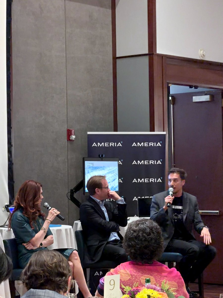 swisspod's tweet image. Honored to have Denis Tudor, our CEO, join the @RockCapMgmt #AI panel and share our progress toward building AI-powered, self-driving #hyperloop pods designed for ultra-fast, safe, and sustainable transport — and what comes next for how people move