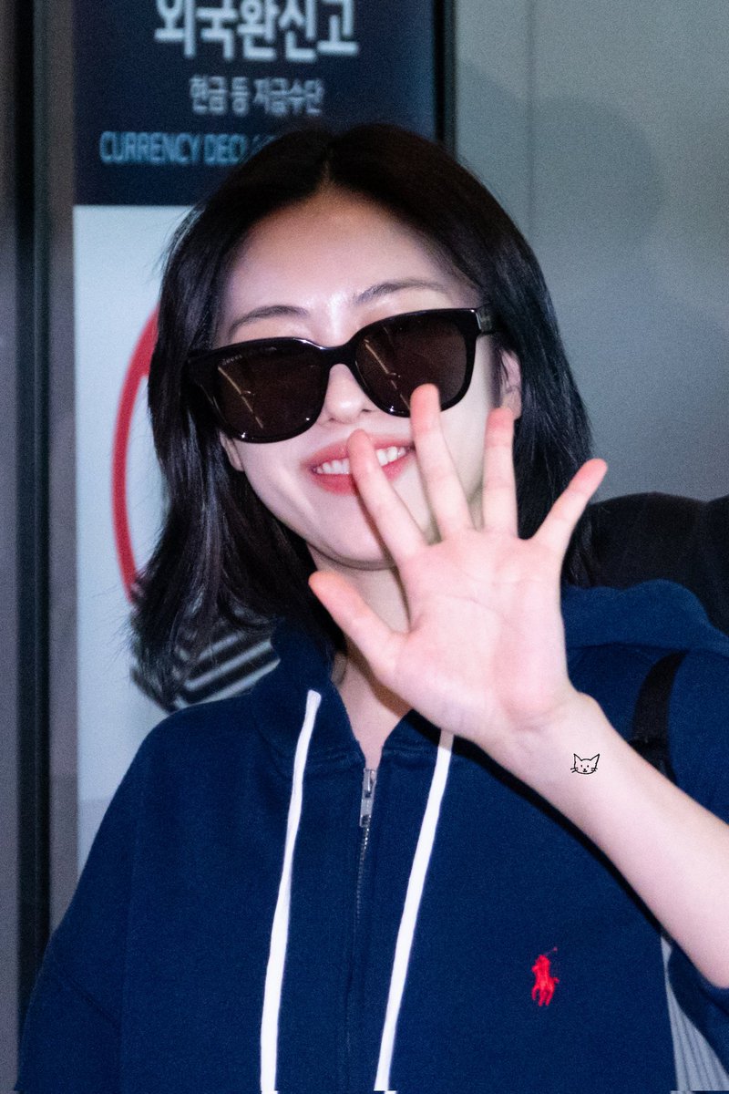 ILRyujin17's tweet photo. 260415 ICN

#ITZY #있지 #RYUJIN #류진 #リュジン #申留真 https://t.co/YnDveVgWXD