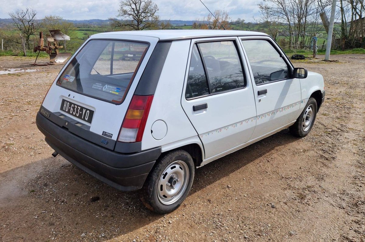 Nicolas ne pouvait plus payer, il est donc parti tweet media