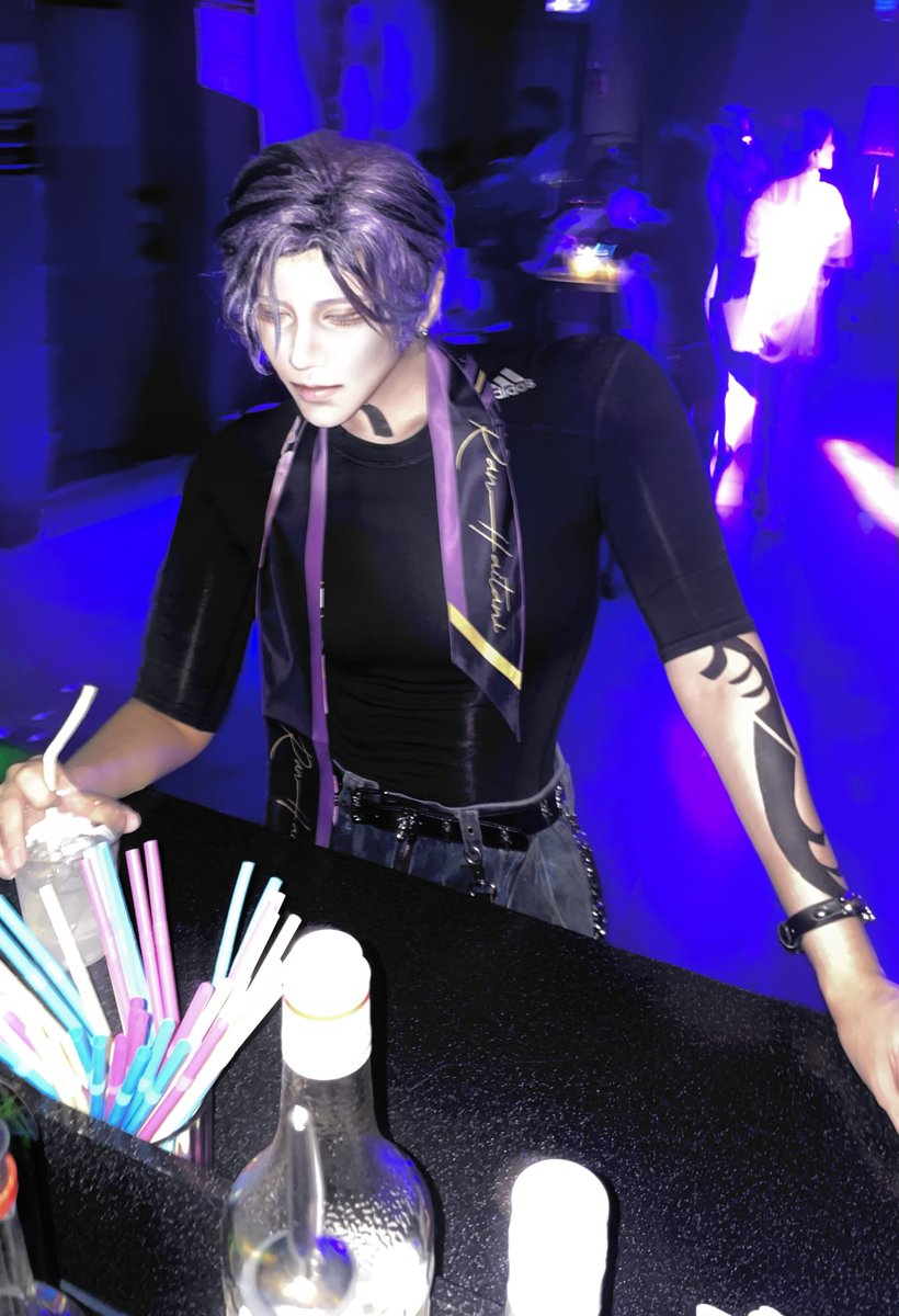 칸 カーン tweet media