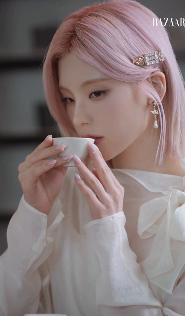 ＼ITZY 雑誌情報／

📚 Harper’s BAZAAR Korea 5月号
※イェジが登場します

instagram.com/reel/DXIunFPkn…