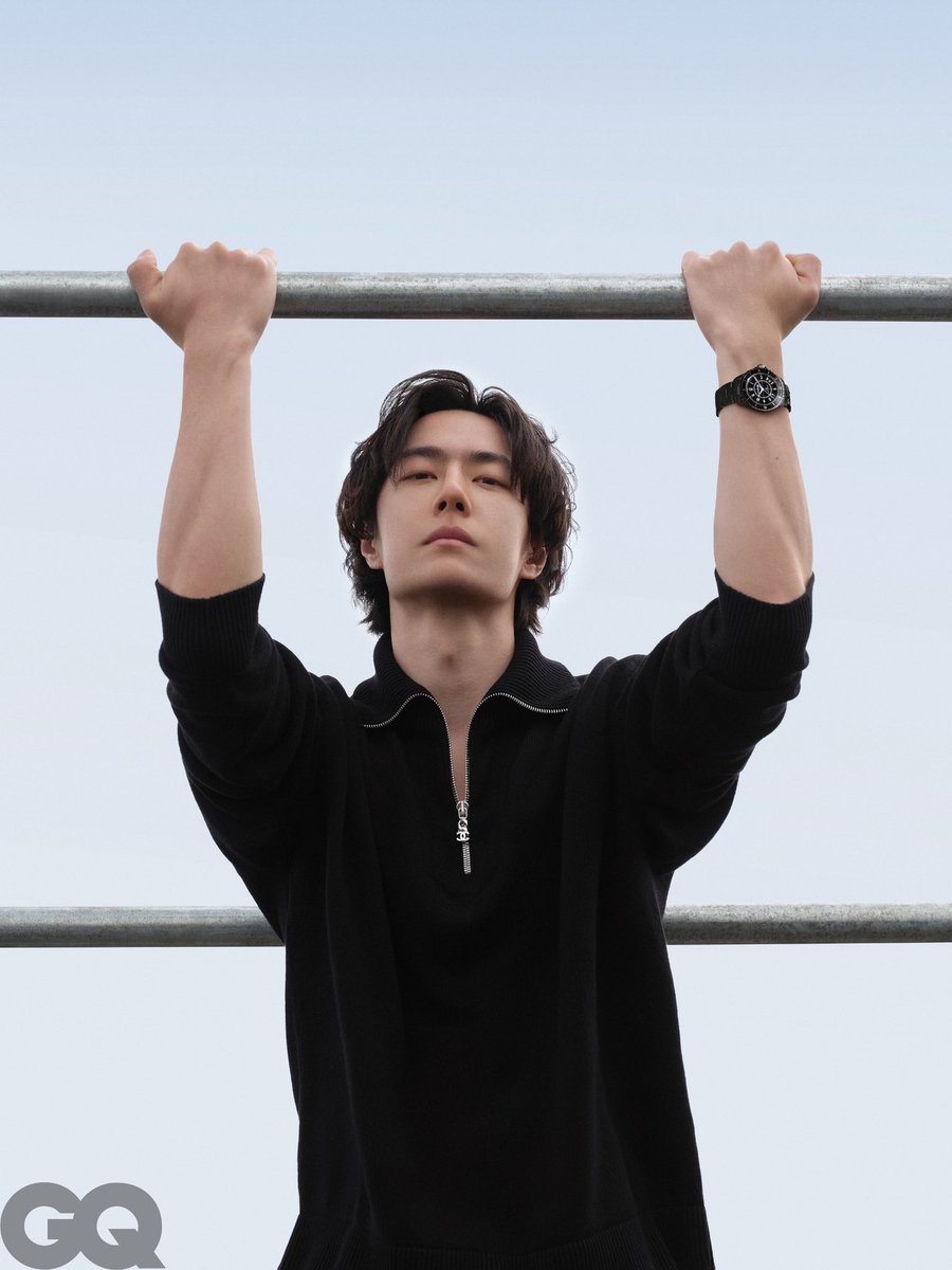 Through the moon 🌙 tweet media