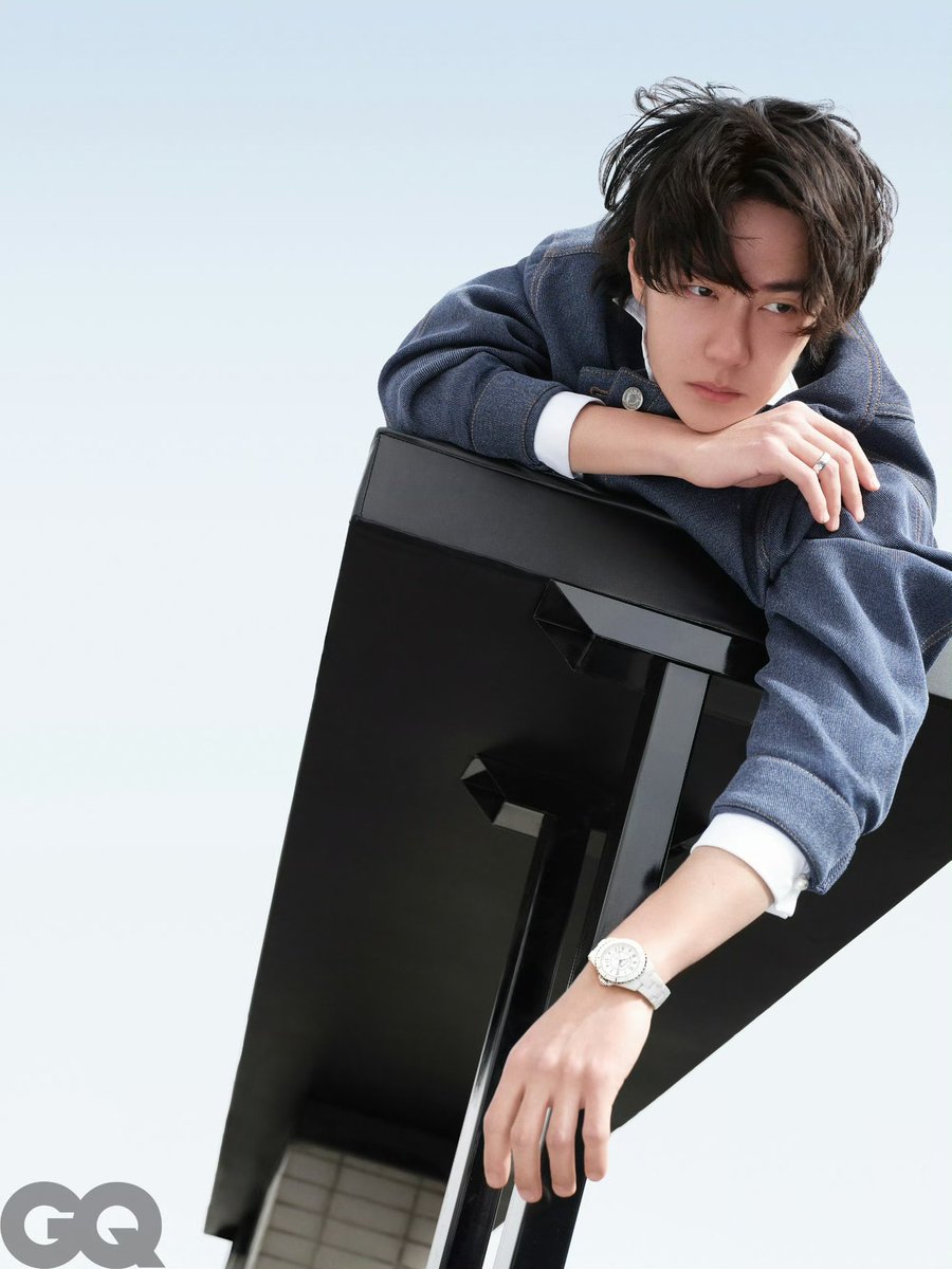 Through the moon 🌙 tweet media