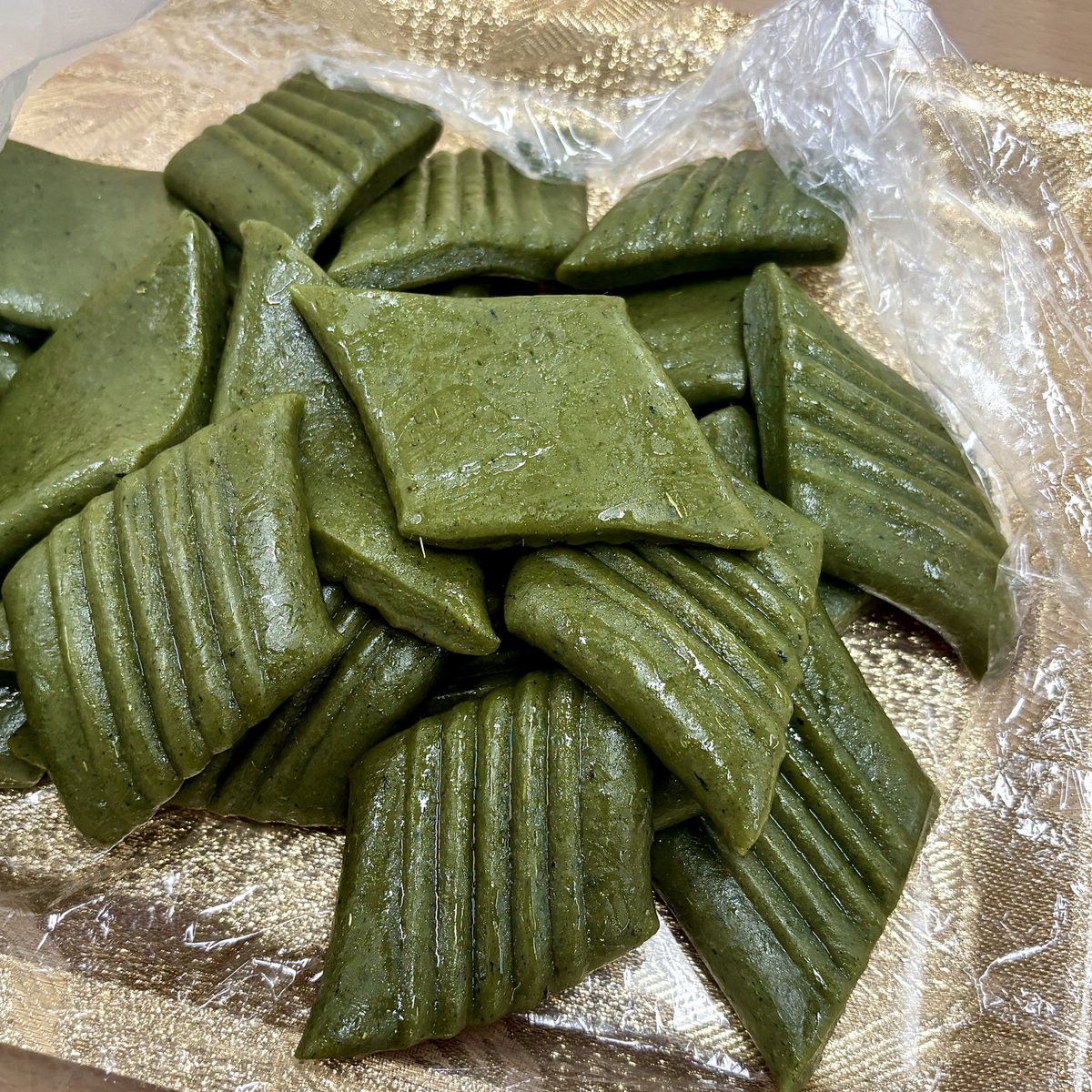 직접 캔 쑥으로 만든 쑥절편 ♪