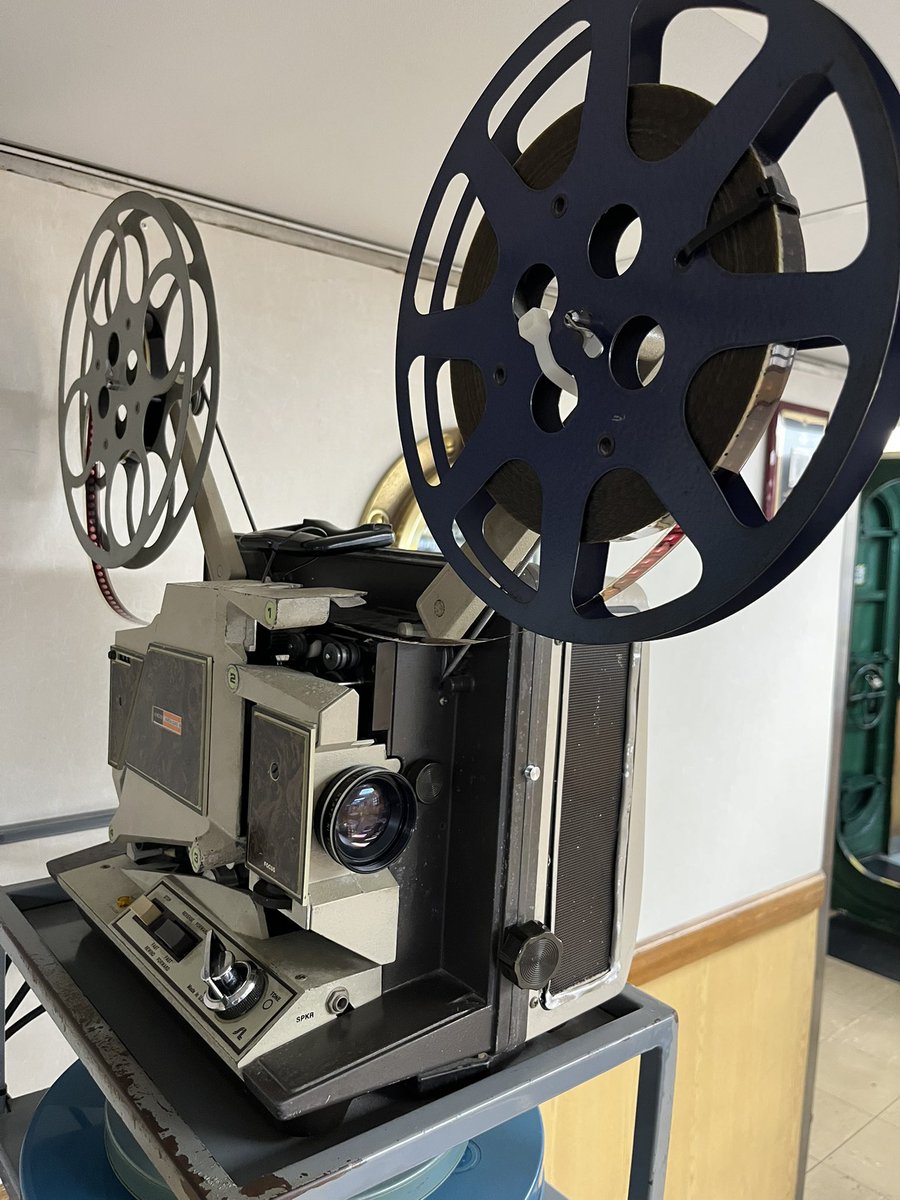 PoShenLoh's tweet image. The inside of the USS Midway aircraft carrier @USSMidwayMuseum is a snapshot of life around 1990. These projectors have used to be everywhere in school. The aircraft carrier itself is a remarkable feat of engineering. I was in town to give a talk at the @asugsvsummit. Remarkable