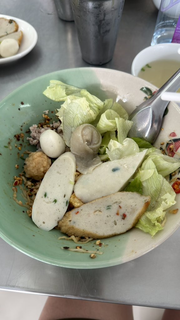 กอกาย tweet media