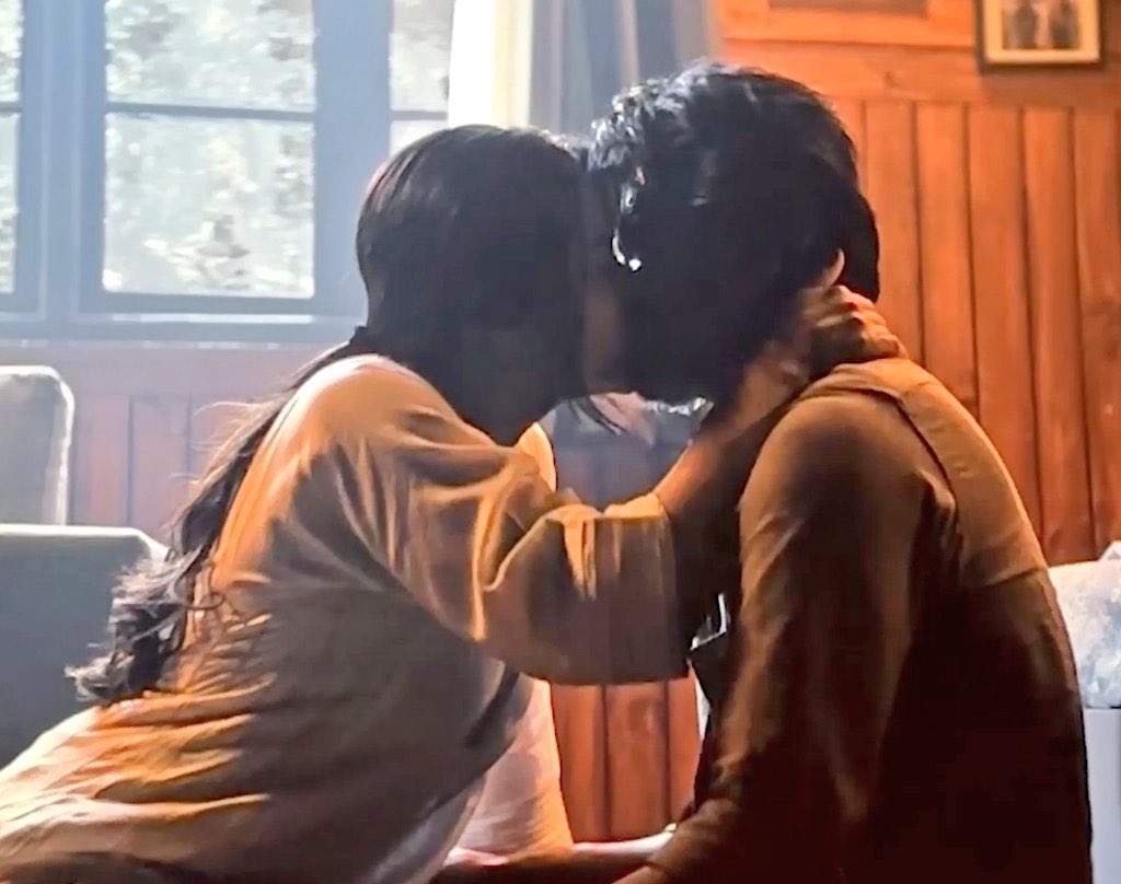 Divya ツ™ tweet media