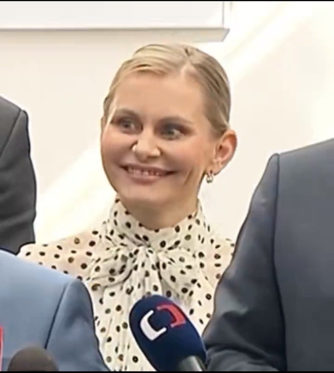 BezeLží tweet media