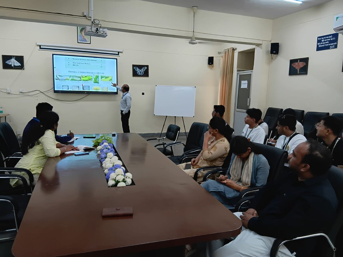CSBISBR's tweet photo. Where innovation meets insight-Berhampur PG Diploma students at CSB–ISBR, Bengaluru, engaging with advanced sericulture research and industry practice.
A refined and enriching academic experience. #AcademicExcellence #Sericulture 

@IfsSivakumar @TexMinIndia @csbmot https://t.co/bw849MezuD