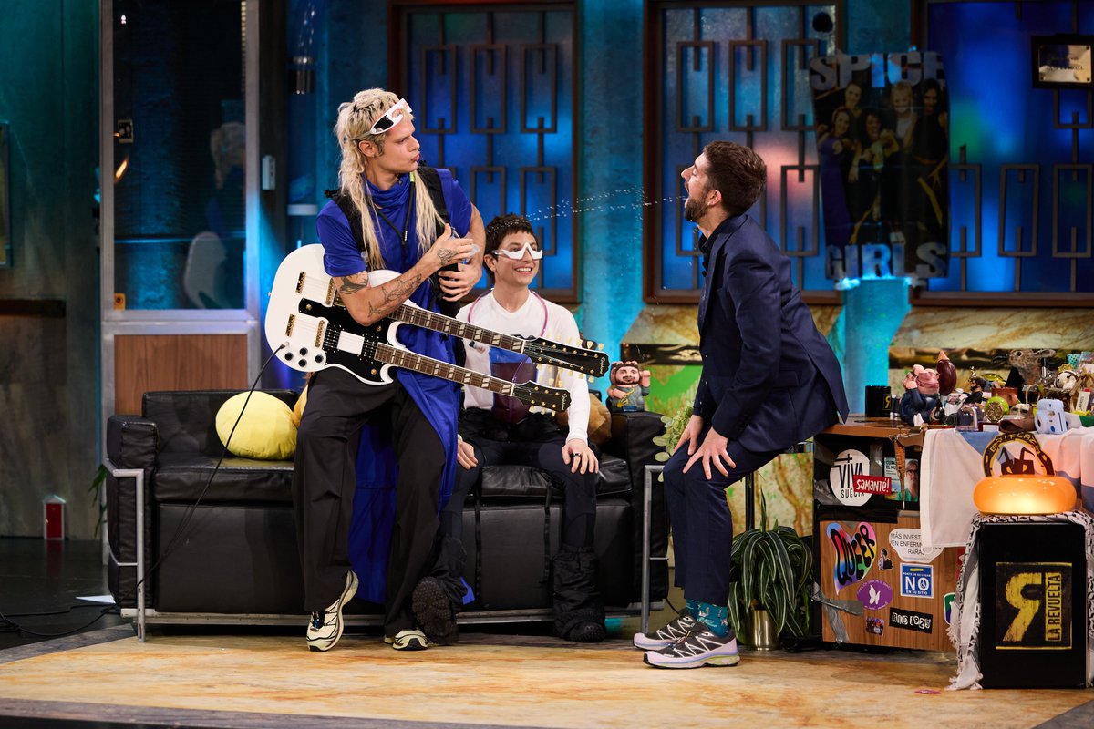 La Revuelta tweet media