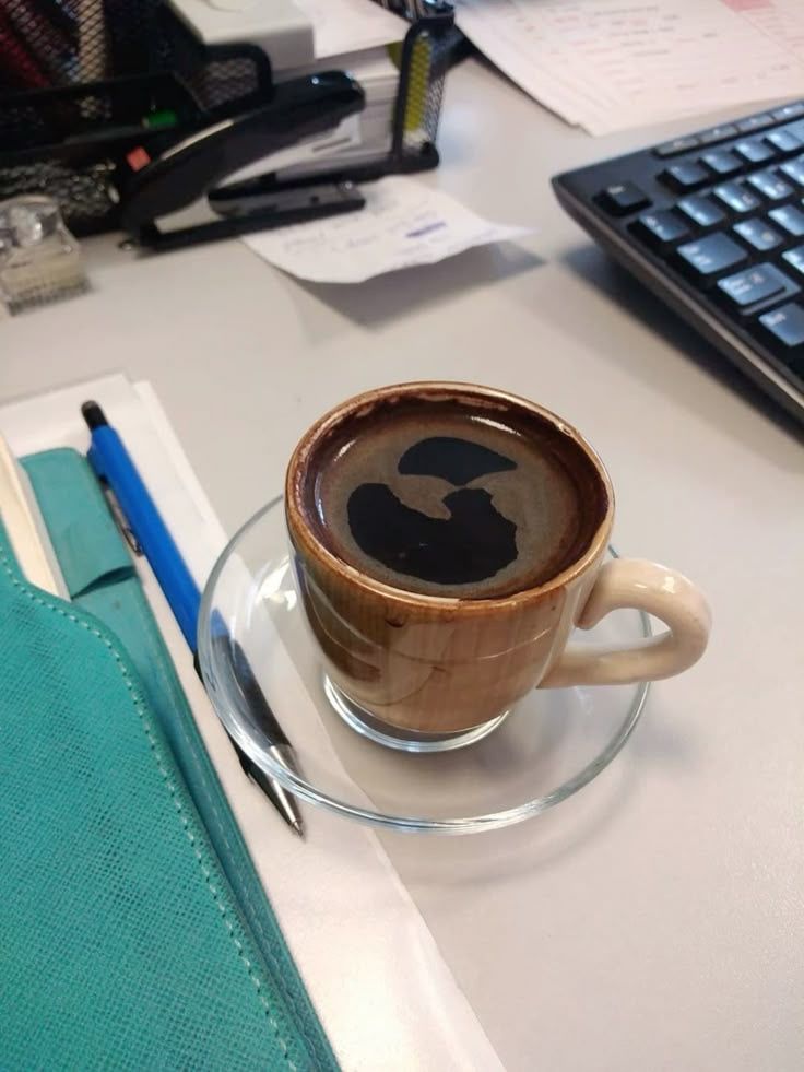 Прва кафа, први гутљај –
#непроцењиво ☕💪