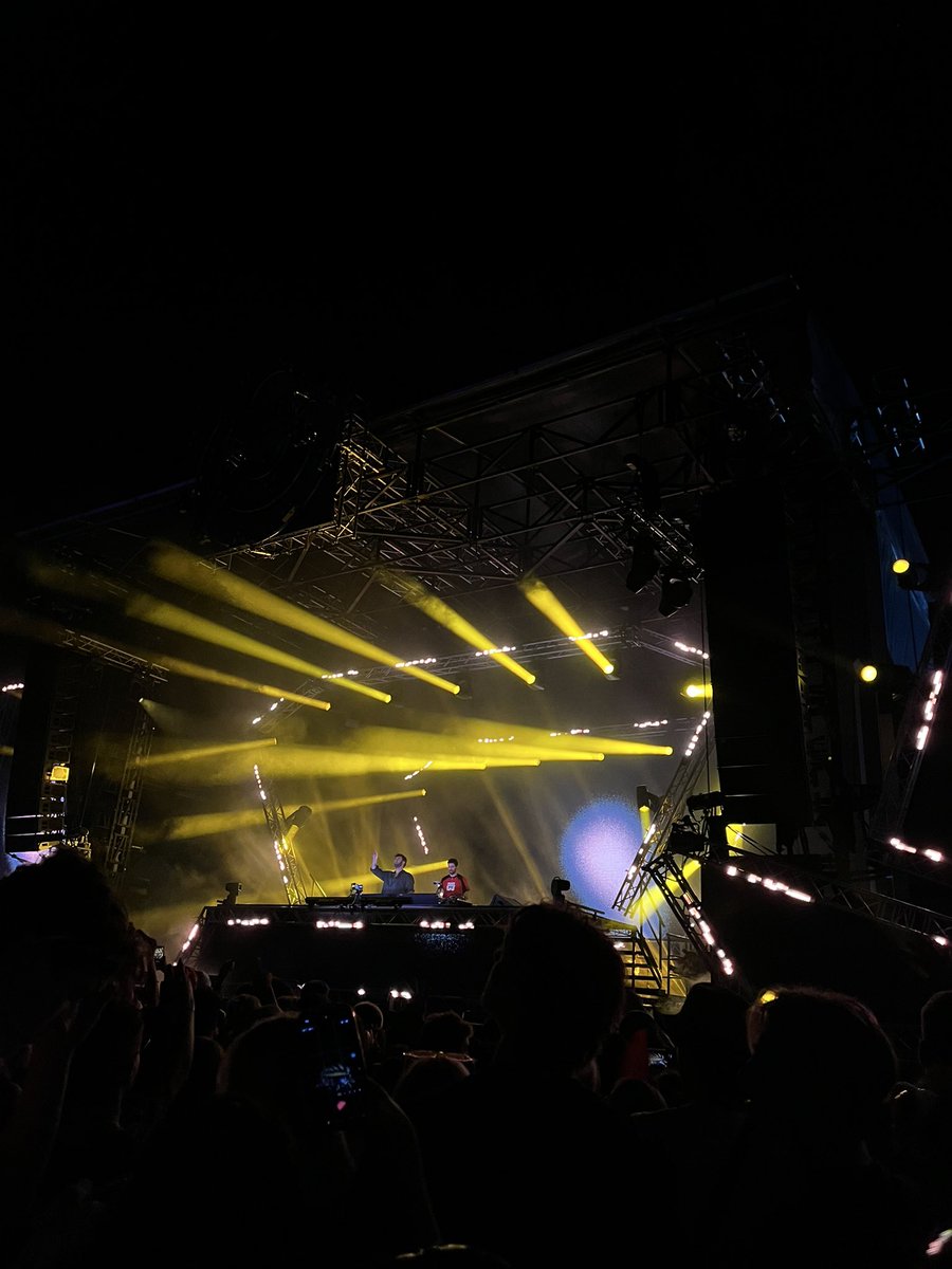 selenar55555's tweet photo. The Chainsmokers⋆꙳✮ https://t.co/Yh4ofy3efc