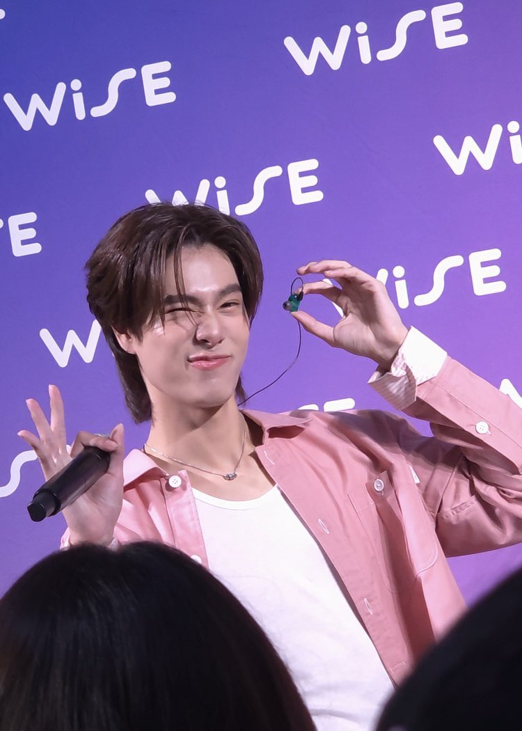 ce •౿• tweet media