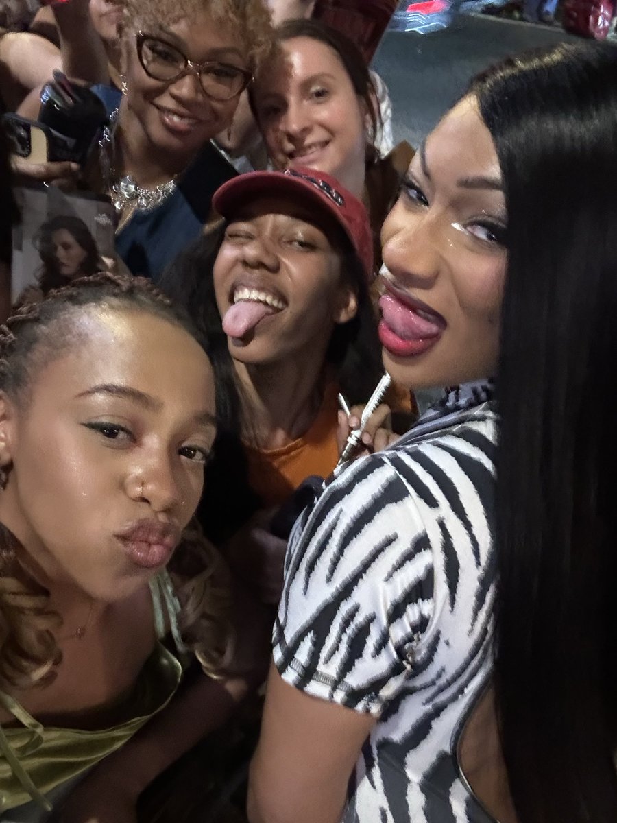 HE THOUGHT IT WAS A CIGARETTE🚬 tweet media