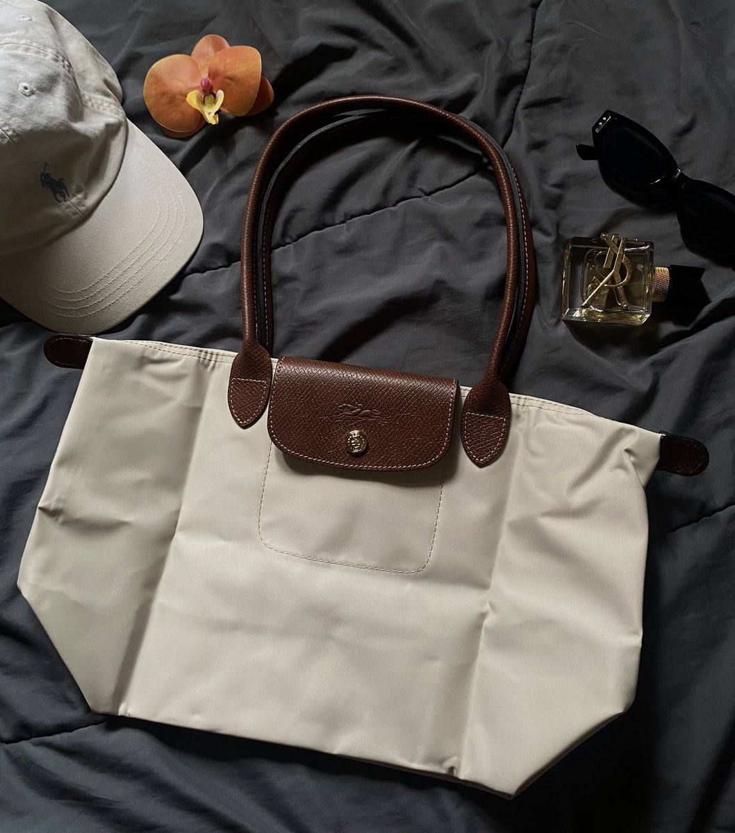 usedbyfleurrr's tweet photo. Longchamp classic S(m) long สี paper สีฮิตสภาพดีมาก อะไหล่ทองไม่มีลอก  ผ้าแข็ง ไม่พอง
price: 3090 (รวมส่ง) 📦
พร้อมโอนลดได้
#ส่งต่อกระเป๋า #ส่งต่อlongchamp #ส่งต่อlongchampแท้ #longchampthailand #กระเป๋าแบรนด์เนม #longchampแท้มือสอง
#longchampsecond https://t.co/kdj0AxPVzu
