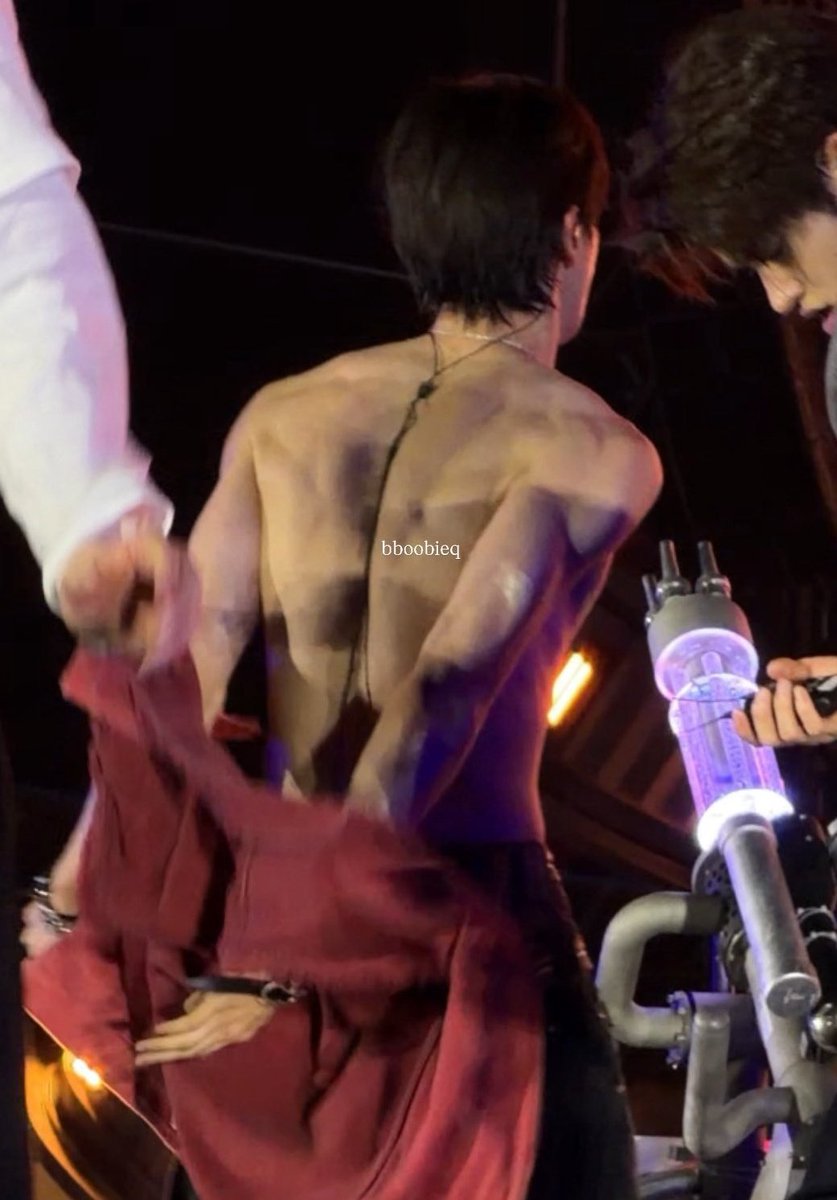 sungchan's back muscles