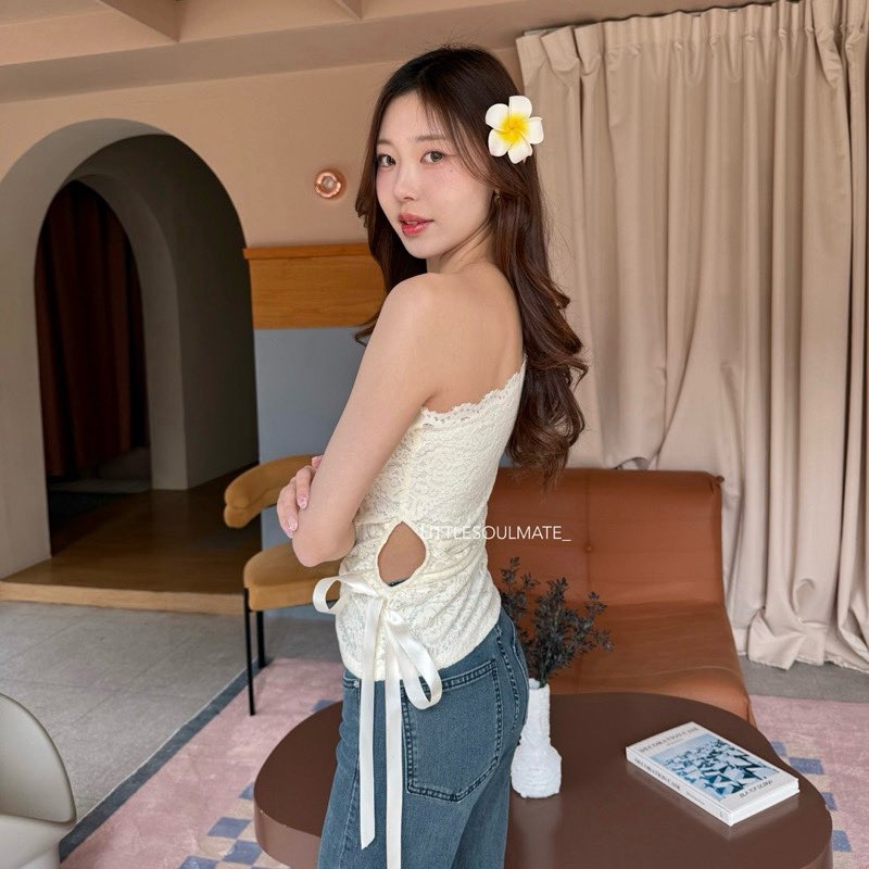 nnkk232's tweet photo. @anwescuro เสื้อดีเทลเก๋ๆใส่คู่กางเกงหรือกระโปรงก็สวยงับ
https://t.co/hOLyORa4Im https://t.co/kn4iRdTAhr
