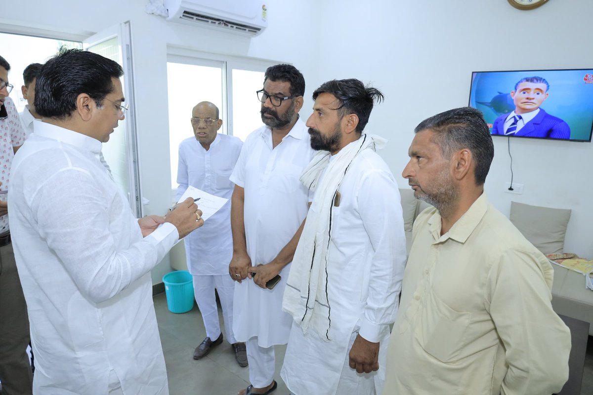 SureshRawatIN's tweet image. प्रत्येक जन की समस्याओं का समाधान
सबका साथ, सबका सम्मान

जनसुनवाई 📍निवास स्थान, जयपुर

#SSR #Jaipur