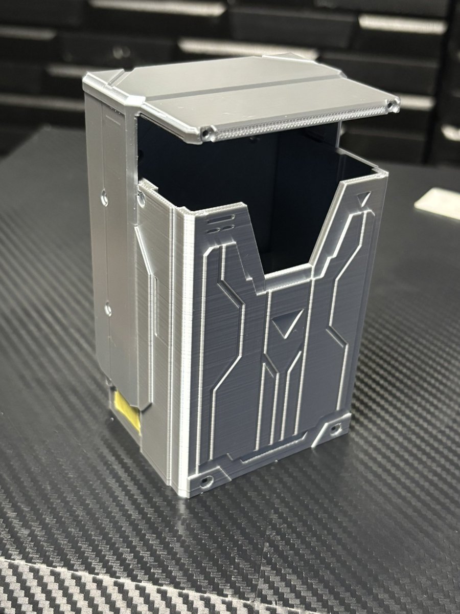 kaosusyehu's tweet image. 試作デッキケース2つ目
おお！モールドくっきりしててかなり良いのでは！？