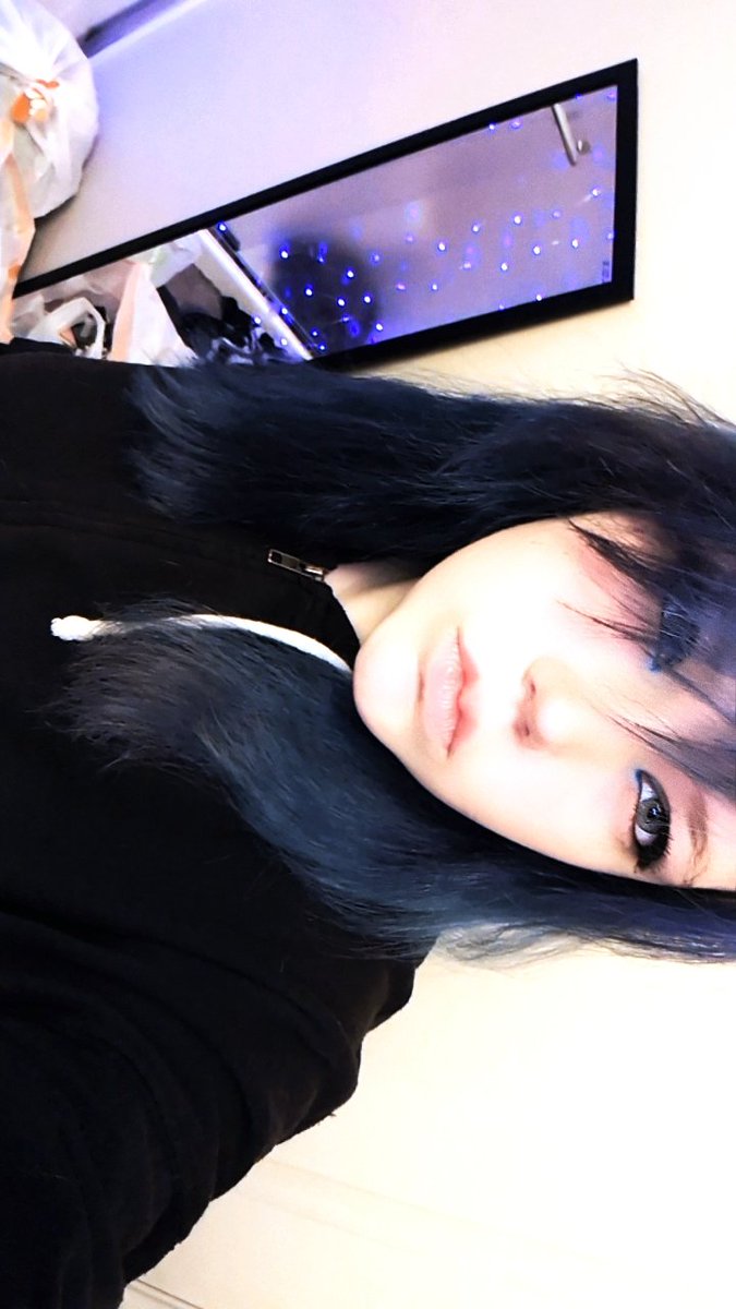 Onlymeforeverrr's tweet image. weird post but idc, I want to be groomed so bad, I js want attention, to feel like I'm loved, and to be cared for. I hate having MDD, very suicidal, BPD and other things because it just fucks w how I interacts w people. 

here's some new photos of me I guess?
#groom #bunny #emo