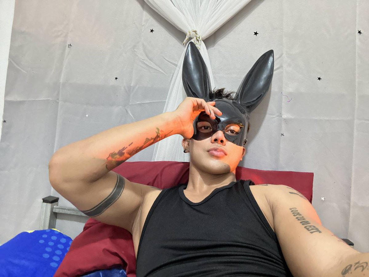 Bee tattoo boy tweet media