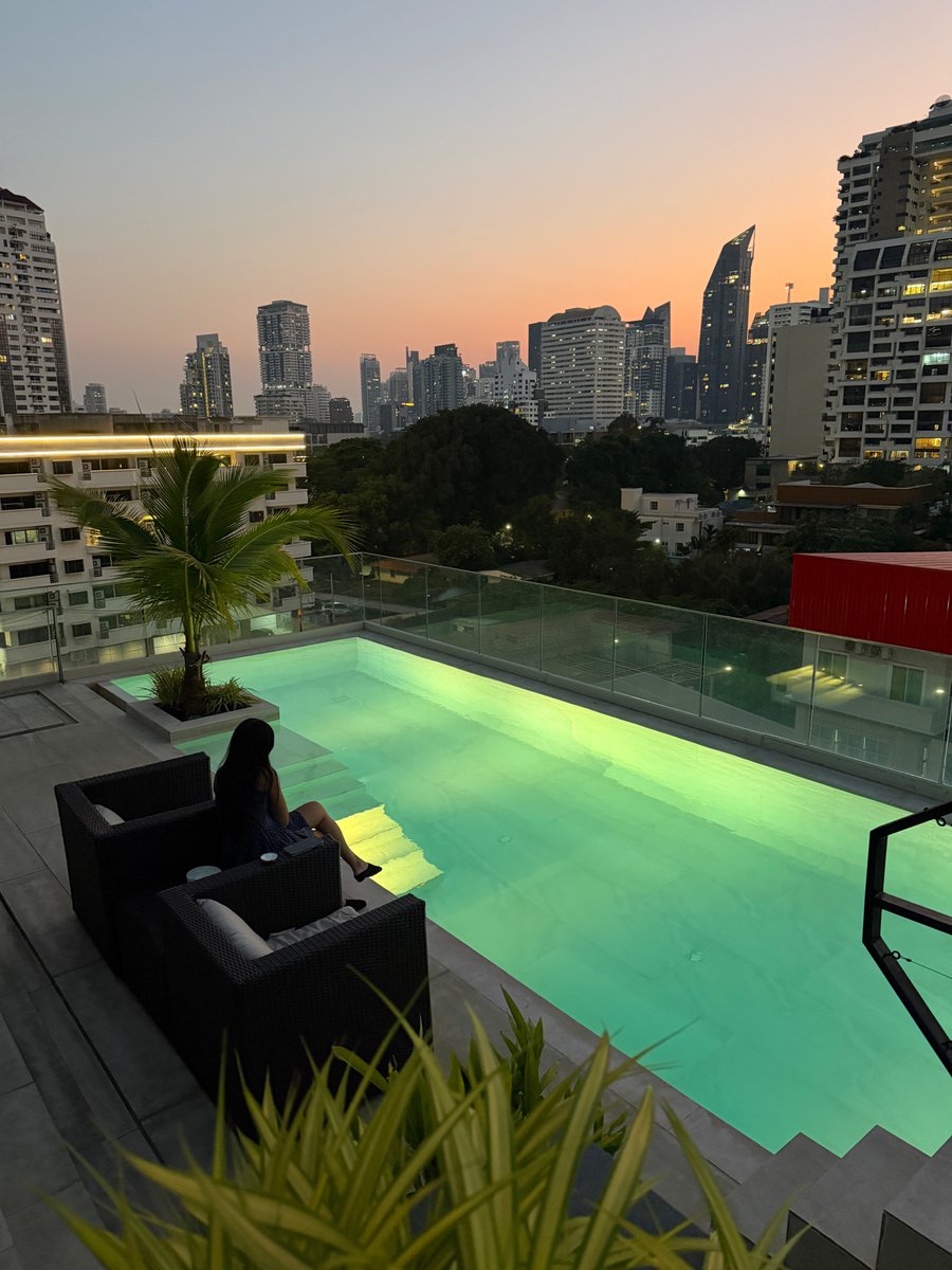 timonikolai's tweet image. bangkok lifestyle remains undefeated 🇹🇭