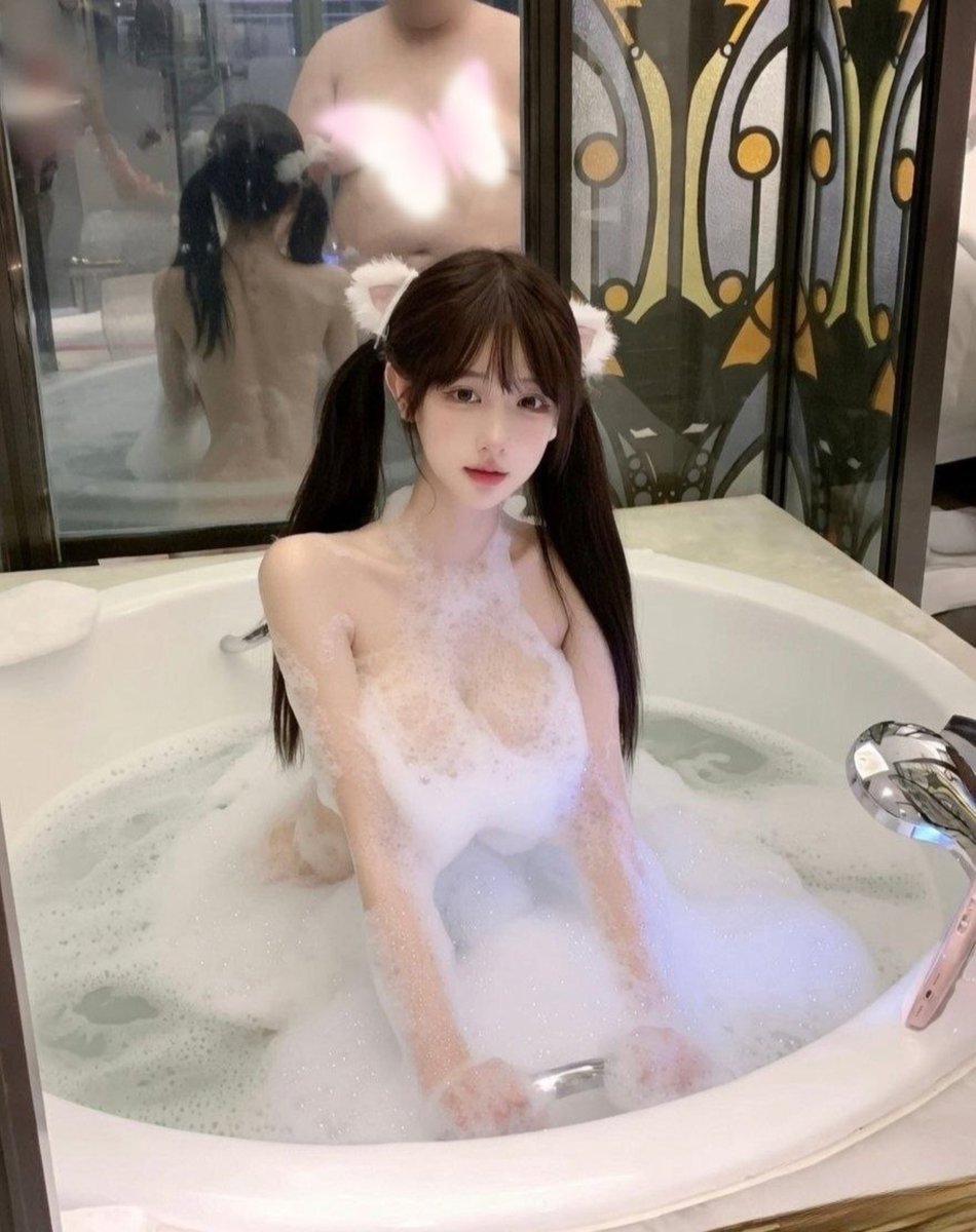 目口口口口 tweet media