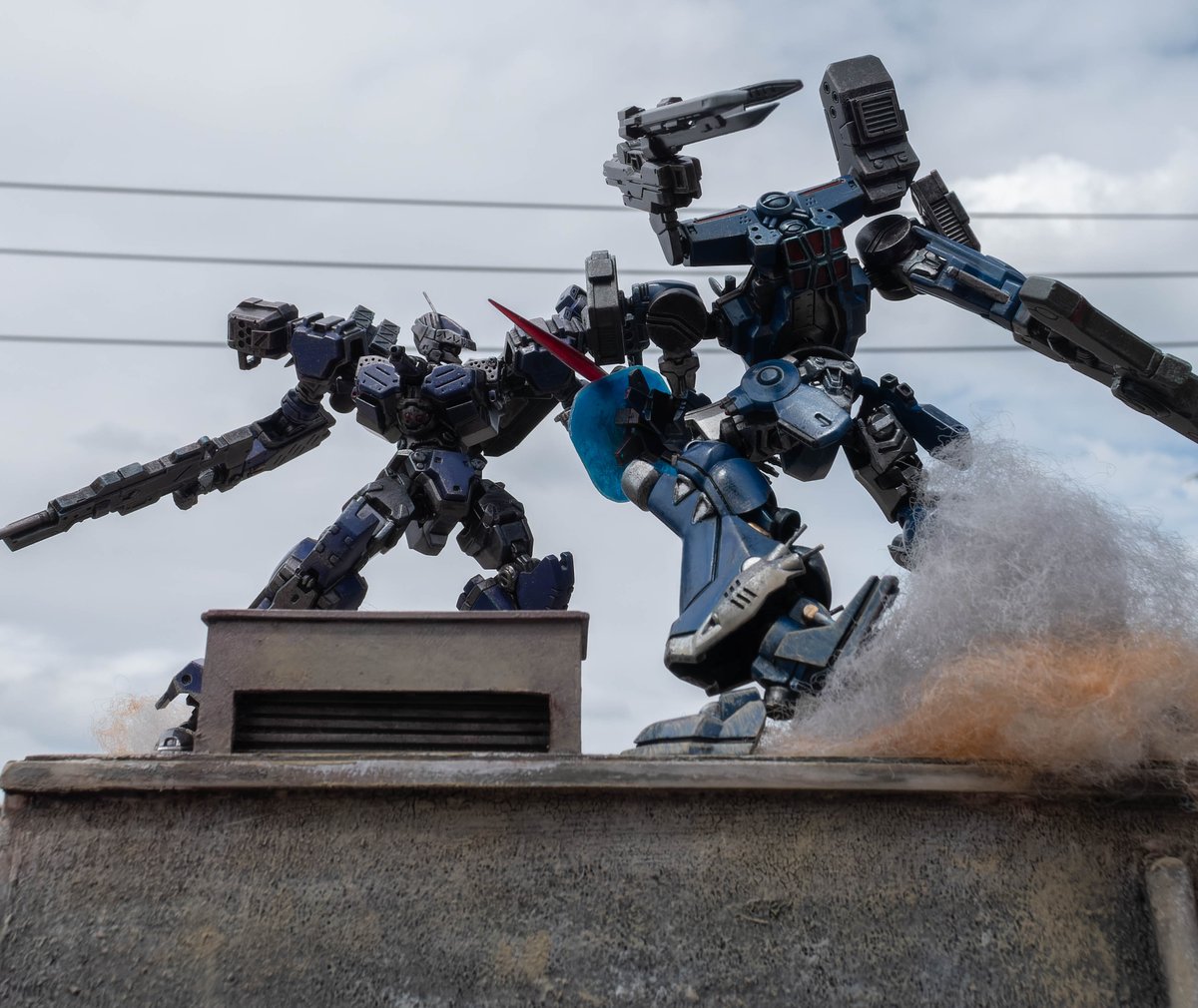 r0NDDGOwR4WN2ux's tweet photo. 久しぶりに外撮影。
#AC
#アーマードコア
#ARMOREDCORE
#ストラクチャーアーツ
#筆塗り
#EMERAUDE
#ECMXR00
#ZIOMATRIX
#ヴィネット https://t.co/AMiRR0mukC