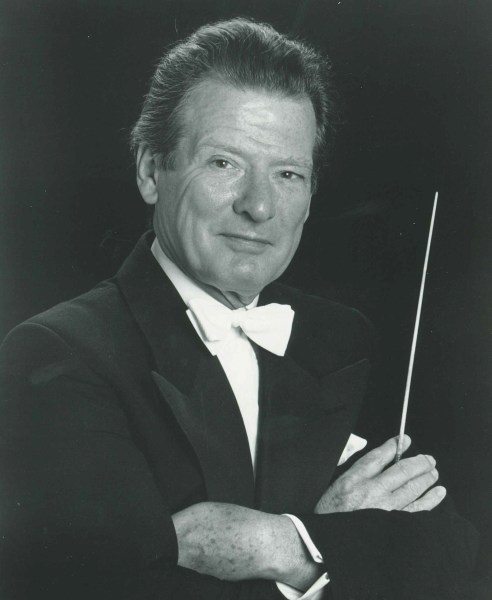 DonMcintyre70's tweet photo. Born #OTD in 1924 Sir Neville Marriner, CH, CBE, English conductor and violinist. He is best known as founder of the Academy of St Martin in the Fields, and his partnership with them is the most recorded of any orchestra and conductor.
#Marriner #stmartininthefields https://t.co/0FqW1sRq4P