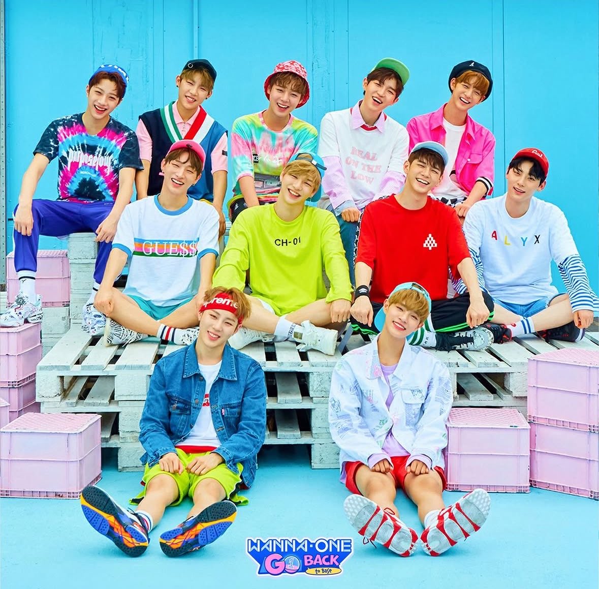 aowaaiyori's tweet photo. 間違いなく泣かせにきてるWanna One Goスタッフ😭😭😭😭😭😭😭 https://t.co/dJh1Vyl1eH