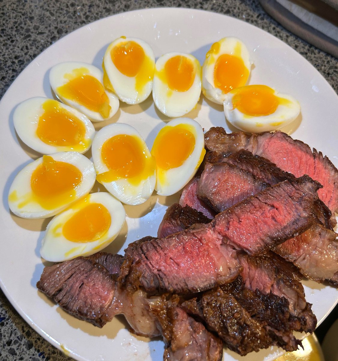 Sama Hoole tweet media