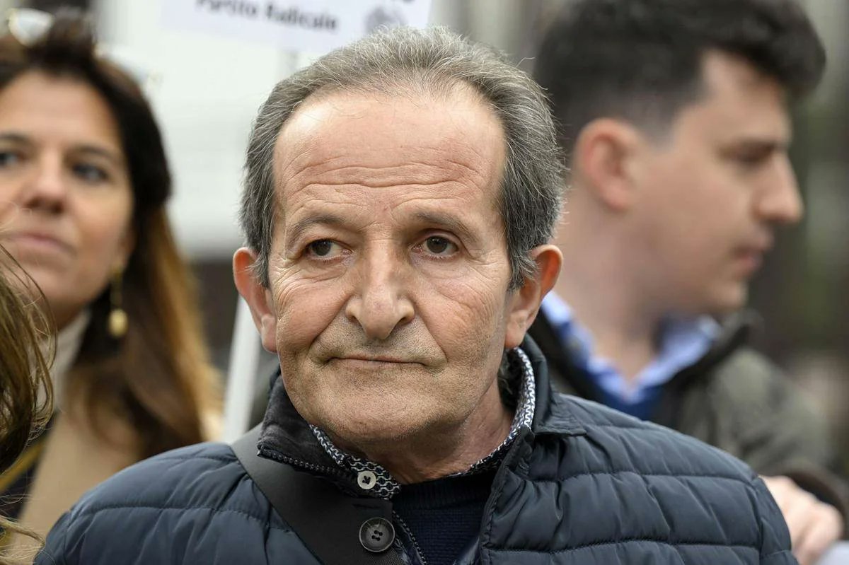 TOTTUS in PARI tweet media