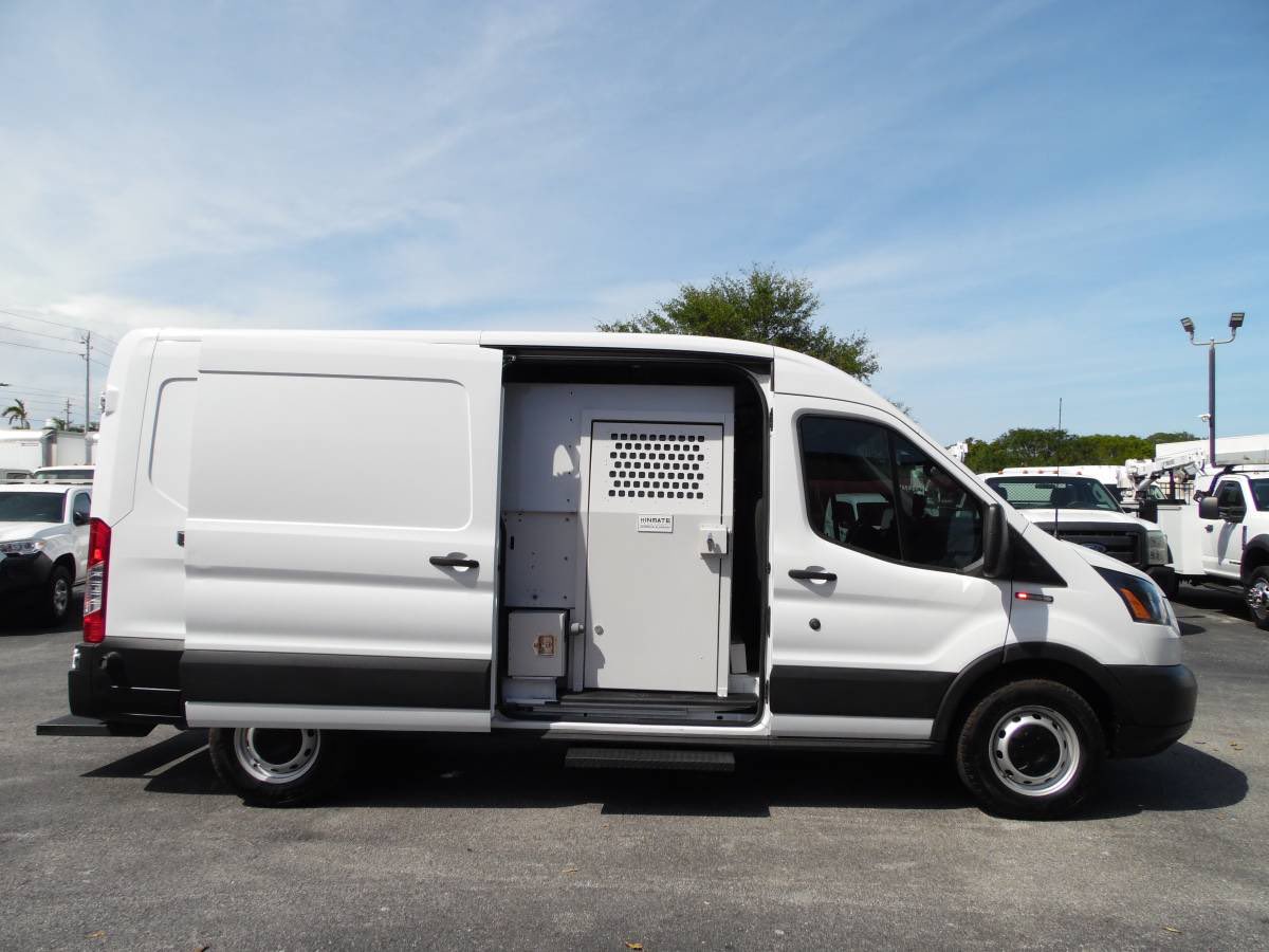 BP_002's tweet photo. 19 Ford Transit Jail Van🚔🇺🇸✨
米国オファーになります😎
#アメパト #アメ車 https://t.co/L25qCbNGsc https://t.co/Ah0FgzEkg9