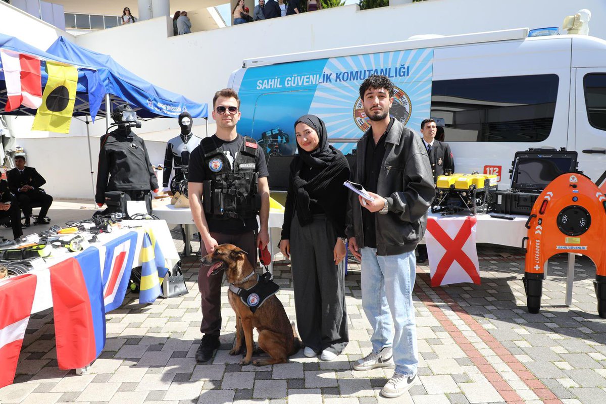 sahilguvkom's tweet image. Cumhurbaşkanlığı İnsan Kaynakları Ofisi koordinesinde, Mimar Sinan Kongre Merkezi’nde düzenlenen Batı Akdeniz Kariyer ve İstihdam Fuarı (BAKİF26)’nda vatandaşlarımızla bir araya geldik.
📍Antalya
🗓13-14Nisan 2026
 
#BAKİF
#SahilGüvenlik
#CoastGuard
