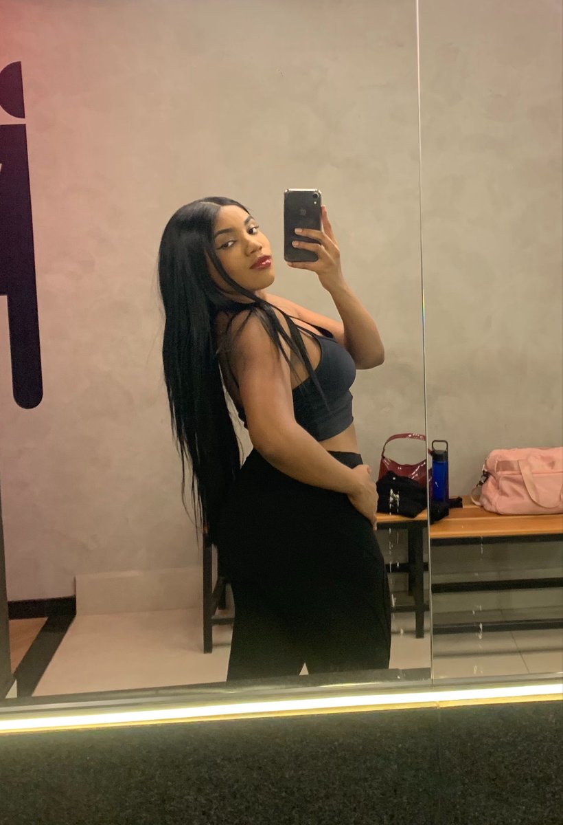 vitoriamyg's tweet image. Tô felizona com o meu corpo 🥰🥰
#gym #fitnes #academia