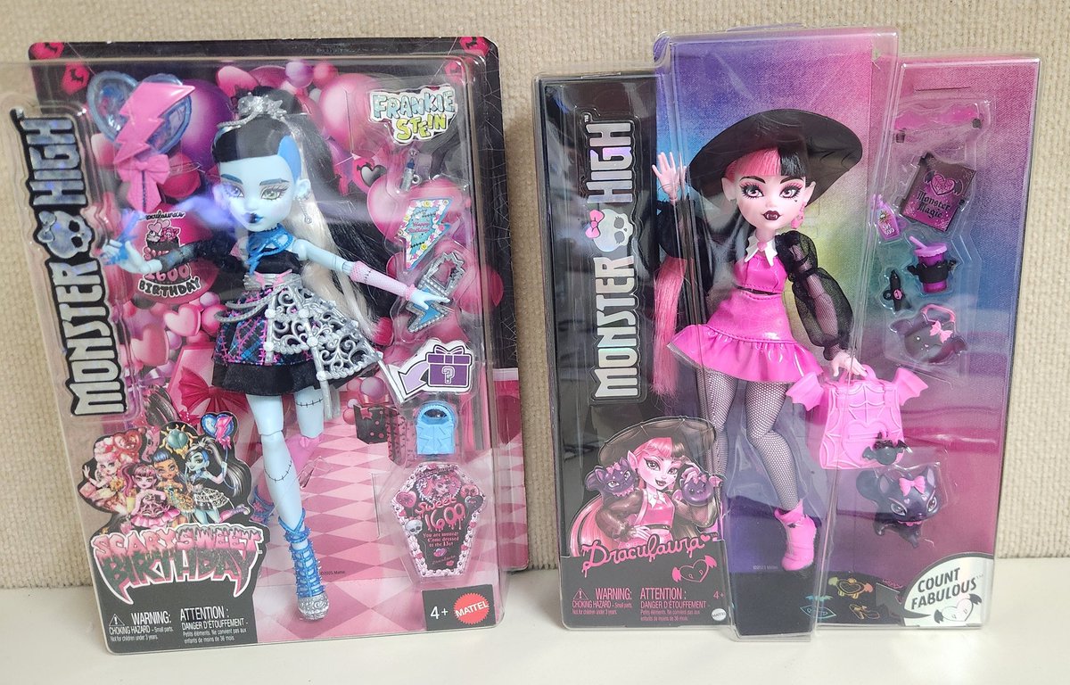 몬스터 하이 
프랑켄슈타인, 드라큘라 인형 겟🩵🩷
#몬스터하이 #monsterhigh