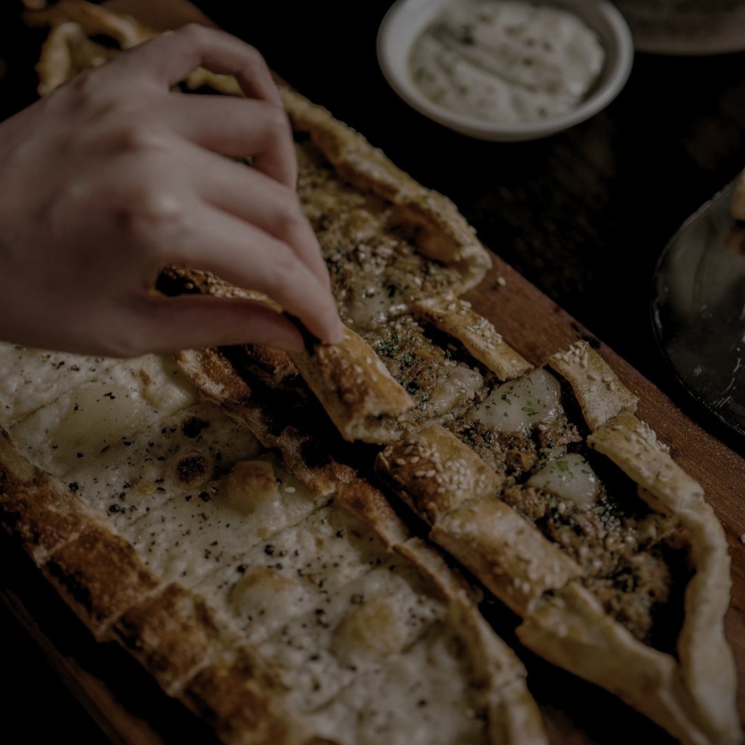 15 April 2026. ㅤ12:44 WIB.
⌂ 𝐀𝐋𝐈𝐂𝐄 𝐁𝐘 𝐓𝐎𝐌 𝐀𝐈𝐊𝐄𝐍𝐒, 𝐃𝐈𝐒𝐓𝐑𝐈𝐂𝐓 𝟖 𝐒𝐂𝐁𝐃.

Finally made time to meet this annoying woman ̶w̶̶h̶̶o̶ ̶s̶̶o̶̶m̶̶e̶̶h̶̶o̶̶w̶ ̶s̶̶t̶̶i̶̶l̶̶l̶ ̶l̶̶o̶̶o̶̶k̶̶s̶ ̶p̶̶r̶̶e̶̶t̶̶t̶̶y̶. Good lunch, but her cooking would eat this alive.