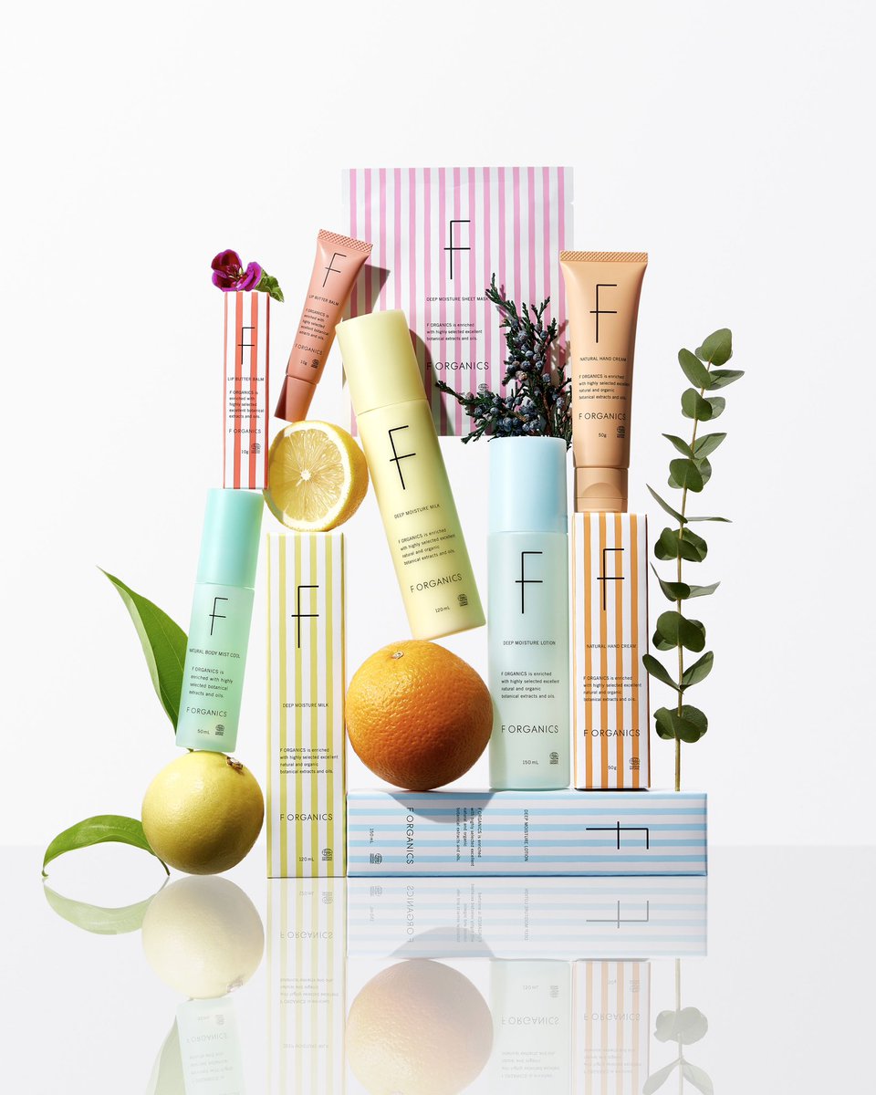 Forganics_JP's tweet photo. ＼本日より発売スタート！／

Yuri Ebihara × F ORGANICS
rayures d'herbes collection
レイユールデルブコレクション

https://t.co/8rXbZnJVvl

Special Gift🎁✨
…………………………………………
コラボレーションアイテムを5,000円(税込)以上ご購入のお客様には、
蛯原友里さん監修の“オリジナル バウンシーポーチ”をスペシャルギフトとしてプレゼントいたします。

※店舗/WEB STOREどちらも対象
※数量限定 なくなり次第終了
＿＿＿＿＿＿＿＿＿＿
Item Line up🌿
＿＿＿＿＿＿＿＿＿＿

ディープモイスチャー ローション E
150mL　¥4,180（tax in)

ディープモイスチャー ミルク E
120mL　¥4,180（tax in)

ディープモイスチャー シートマスク E
1枚入　¥880（tax in)

ナチュラルハンドクリームN E
50g　¥2,200（tax in)

リップバターバーム　ブロッサムピンク E
10g　¥1,980（tax in)

ナチュラルボディミスト クール E
50mL ¥2,530（tax in）
.
.
取り扱いブランド:
@cosmekitchen 
@Biople_official 
@forganics_jp

#FORGANICS #エッフェオーガニック #蛯原友里 #レイユールデルブコレクション