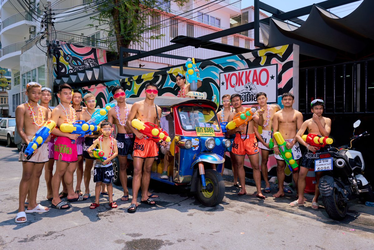 yokkaoboxing's tweet image. Some “Songkran moments” at YOKKAO Training Center 😂🎉💦
From pads to water fights real quick… this is gym life in Thailand 🇹🇭🔥
#muaythai #songkran #thailand