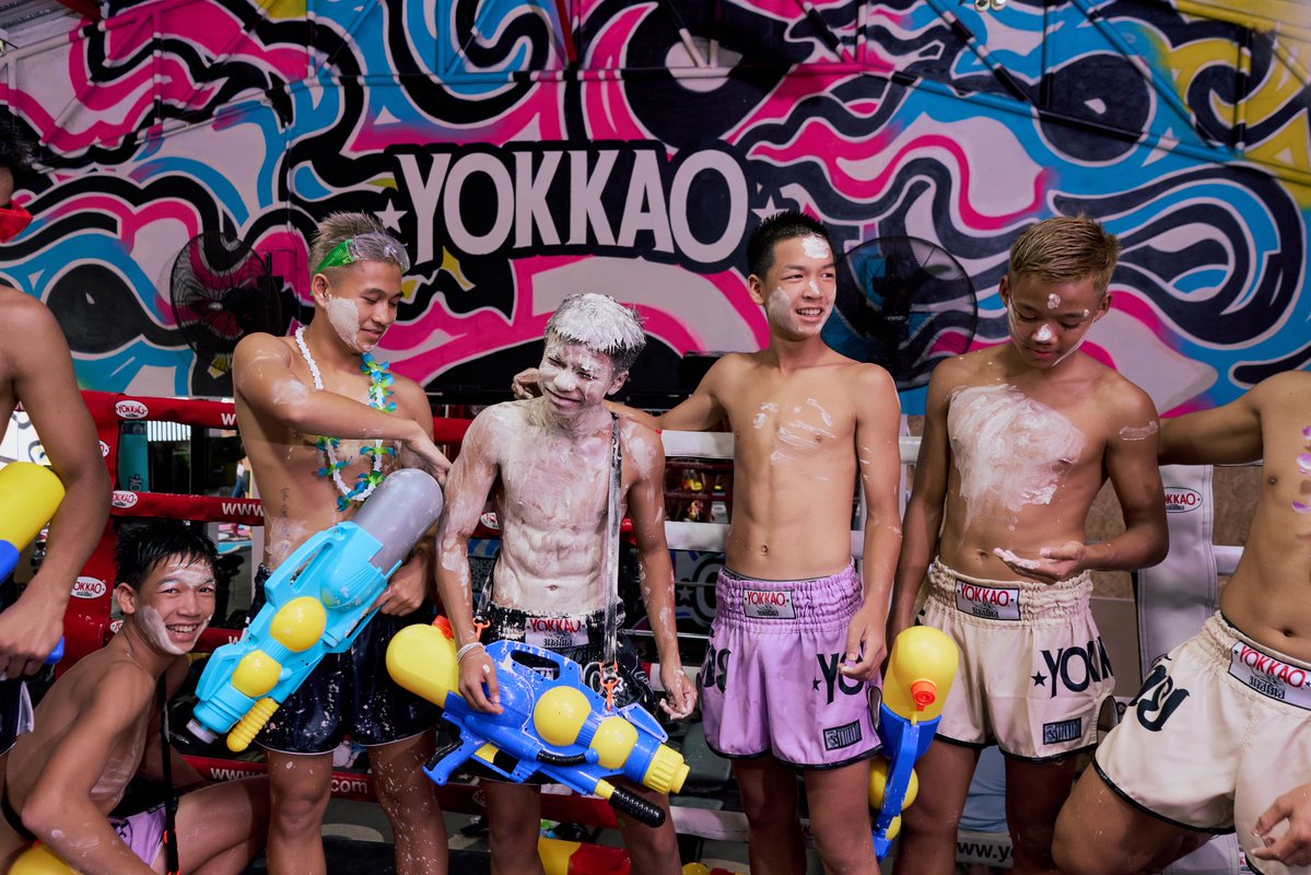 yokkaoboxing's tweet image. Some “Songkran moments” at YOKKAO Training Center 😂🎉💦
From pads to water fights real quick… this is gym life in Thailand 🇹🇭🔥
#muaythai #songkran #thailand