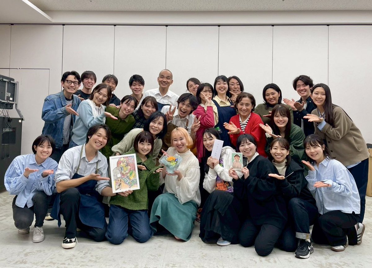 演技部屋主催 西端実歩監督 WS
に参加してきました！
自己紹介からお芝居からほんとに細かく一人一人向き合ってくださり、俳優の可能性をもっと高めてくれる、そして、個を大切にしてくれる。
柔らかいのにとてもエネルギーのある方でした。
西端監督、檜尾健太さん本当にありがとうございました！