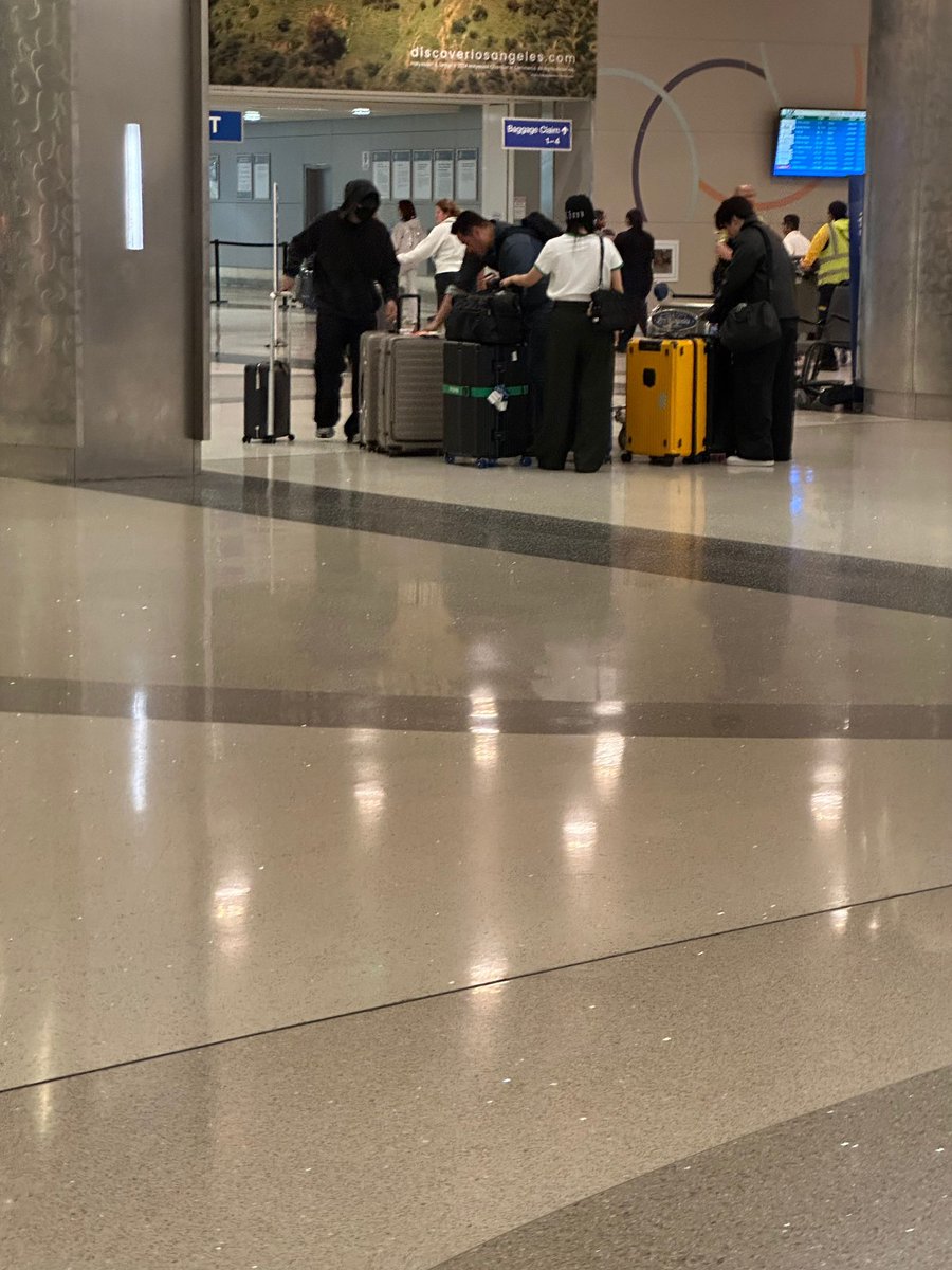 BAMBAMUNIVERSE👑 tweet media