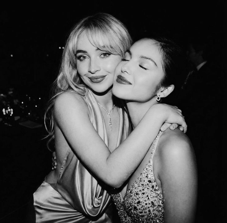 𝘮𝘪𝘭𝘭𝘦 ღ tweet media